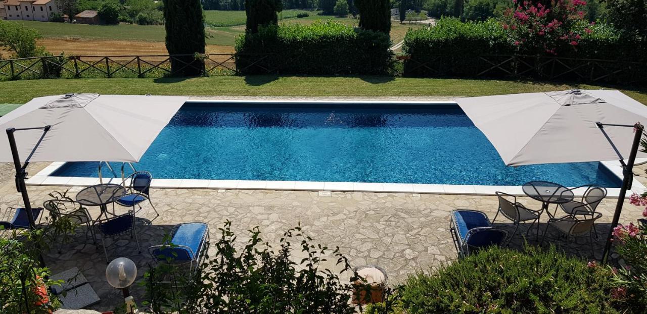 Case In Campagna Con Piscina A Todi Exteriér fotografie